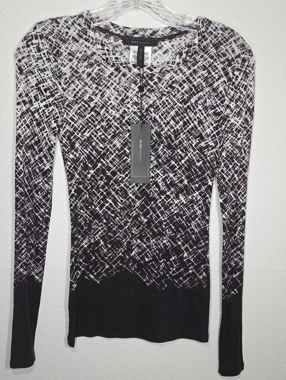 BCBGMaxAzria Black and White Abstract Long Sleeve Top
